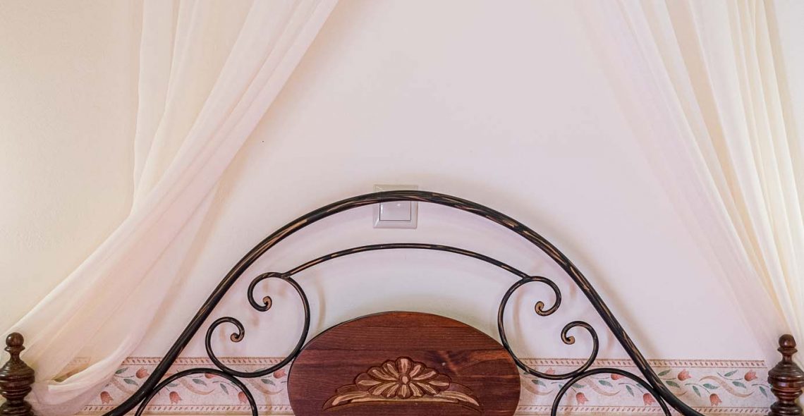 standard-double-double-room-pink