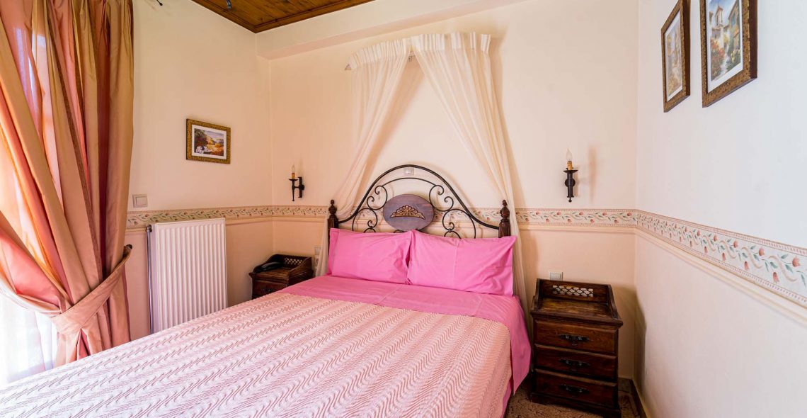standard-double-double-room-pink-room