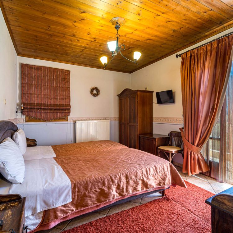 standard-double-single-beds-yellow-room