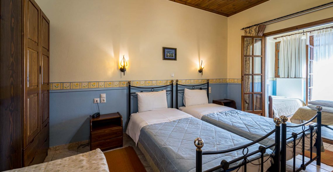 quadruple-four-signle-beds-beds