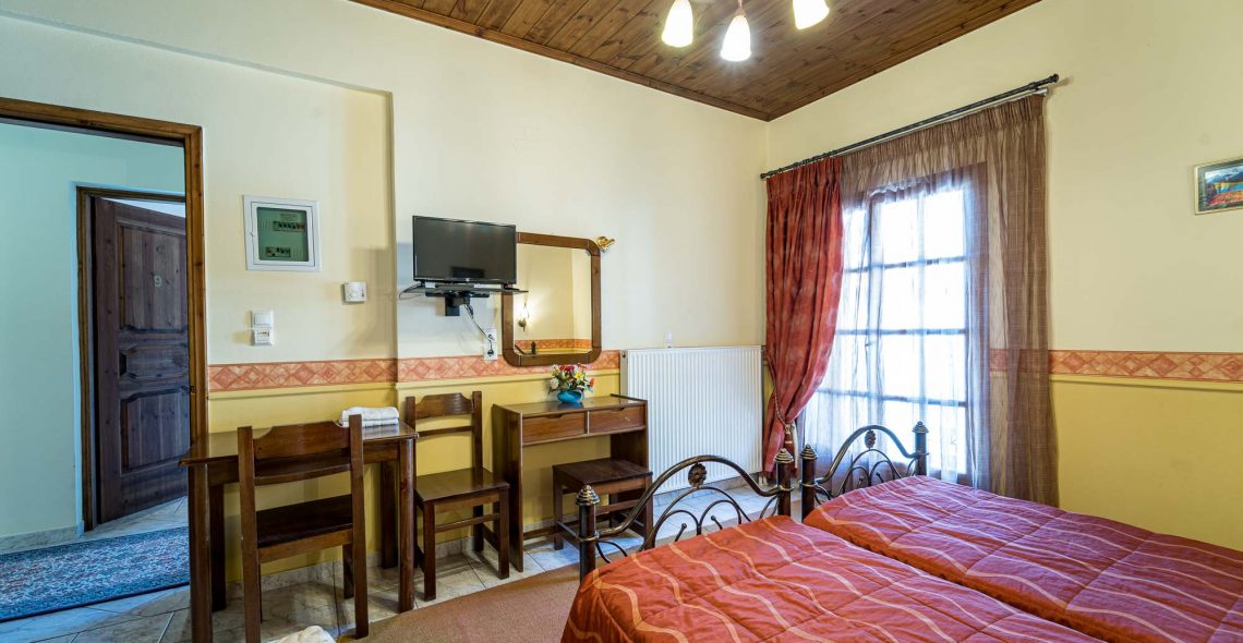 standard-double-two-beds-tv