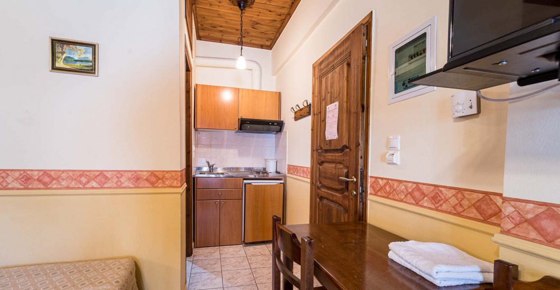 standard-double-two-beds-kitchen