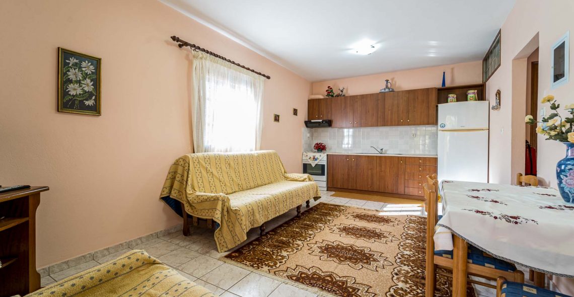 studio-two-bedrroms-living-room